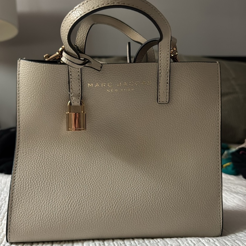 EUC Marc Jacobs Mini Pebbled Tote ( Removable Strap) - marshmallow